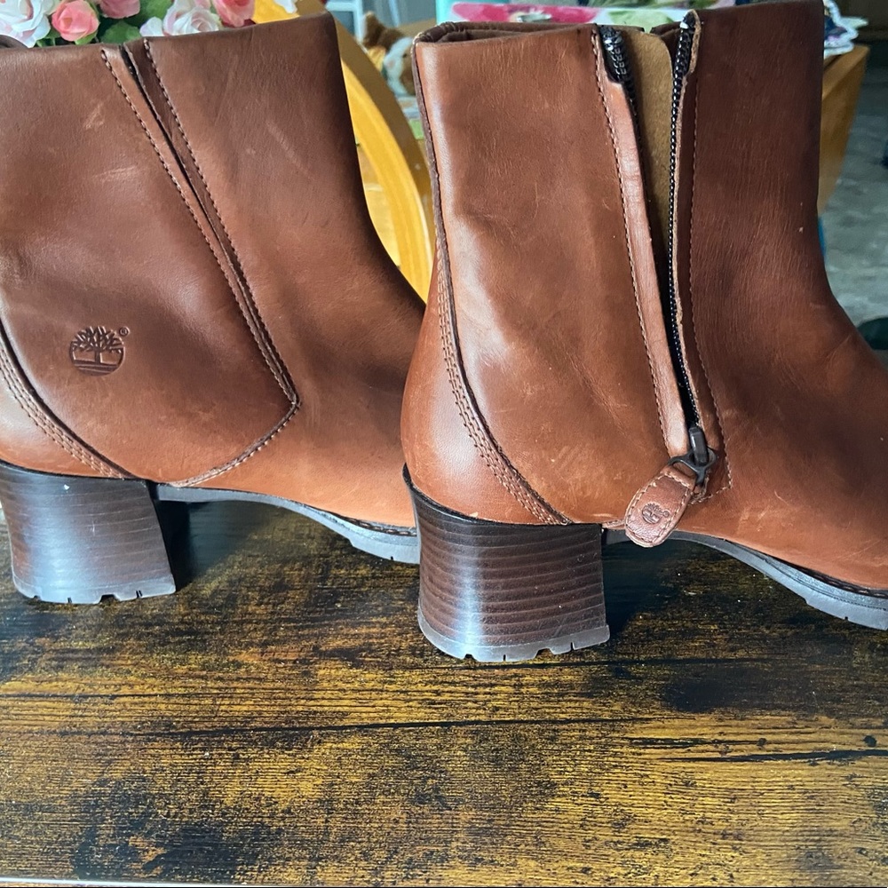 Timberland Light Brown Leather Chunky Heel Ankle Boot Size 7